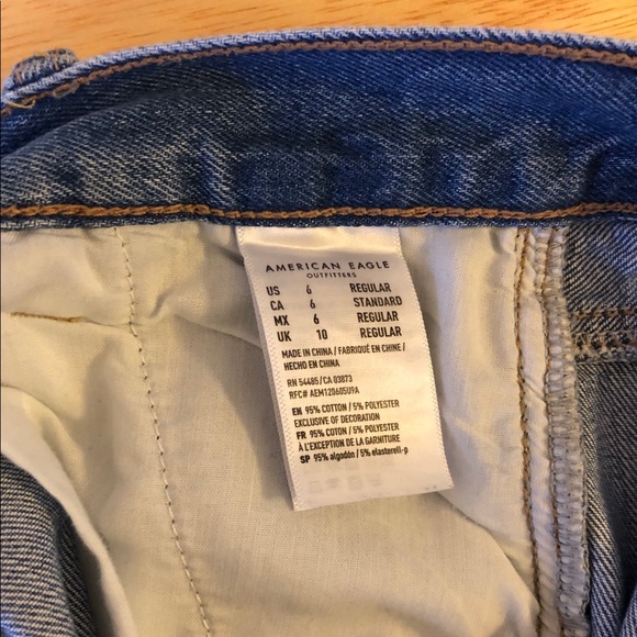 American Eagle Mom Jeans size 6 regular - Picture 3 of 4